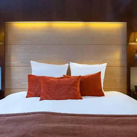 メルキュール コロナ ホテル 4*