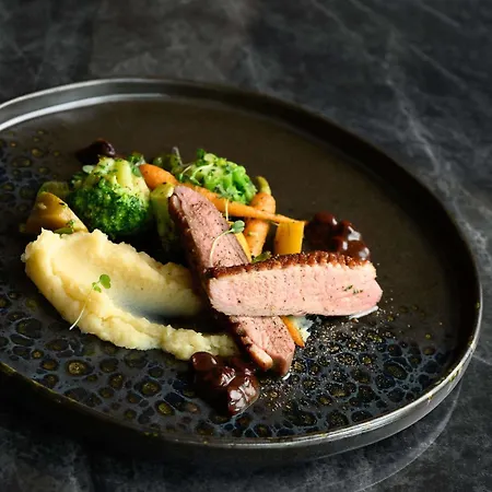 メルキュール コロナ ホテル 4*