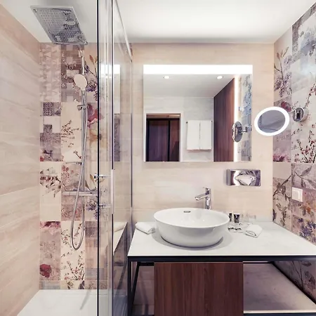 Mercure Korona Hotel 4*