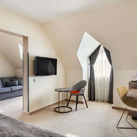 Mercure Korona 4*