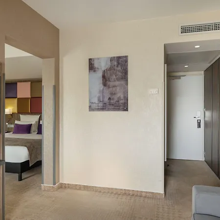 Mercure Korona